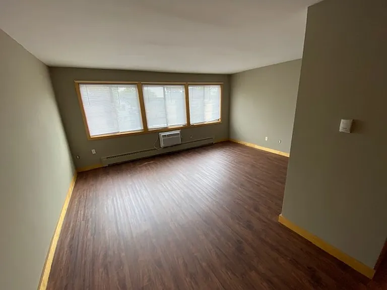3013 Grand Ave S — Photo 3