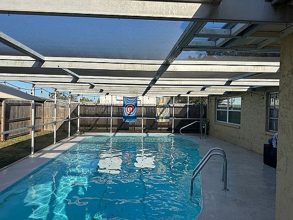 3rd image of 3055 Salisbury Dr