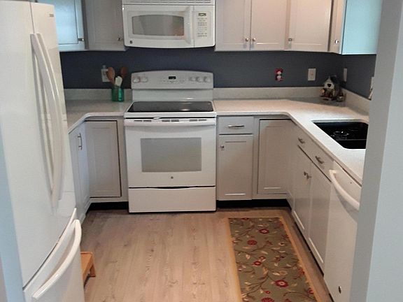 3rd image of 26 Hidden Brook Drive Drive #21