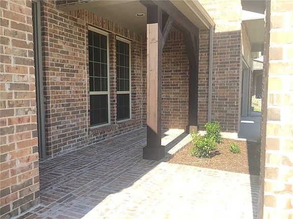 2nd image of 14852 Lucerne Dr