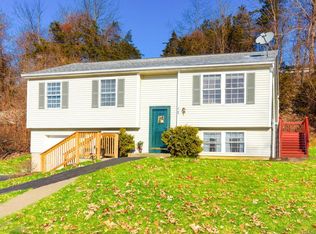 17 Hemlock Ln, Wingdale, NY 12594
