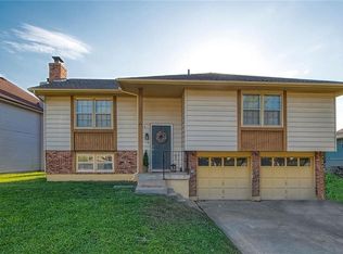 9704 Ditzler Ave, Kansas City, MO 64134