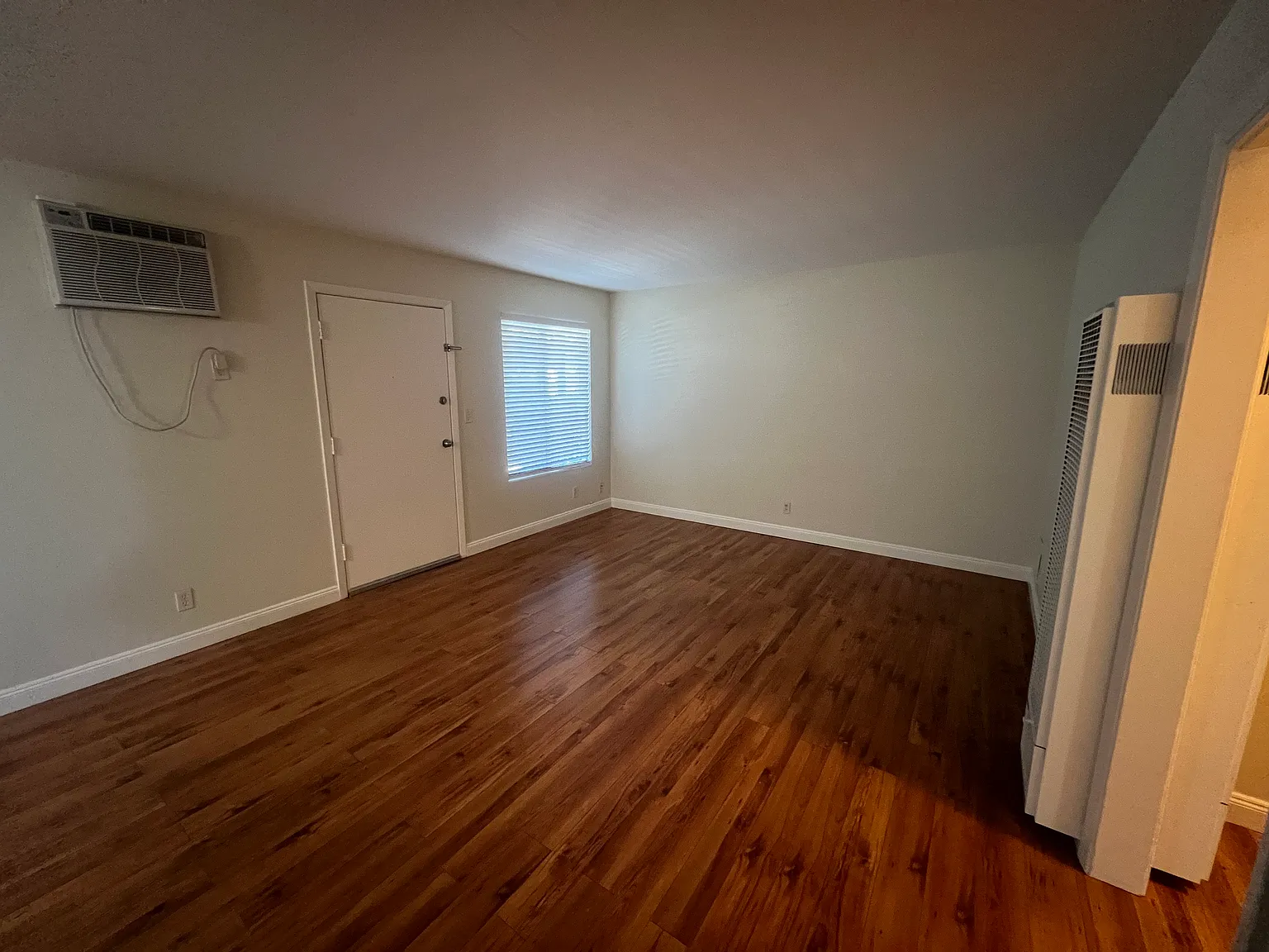 2 bed, 713 sqft, $1,995 — Photo 4