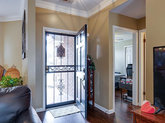 2nd image of 7948 Annes Cir