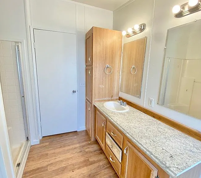 712 S Vaughn Ave #3R — Photo 8