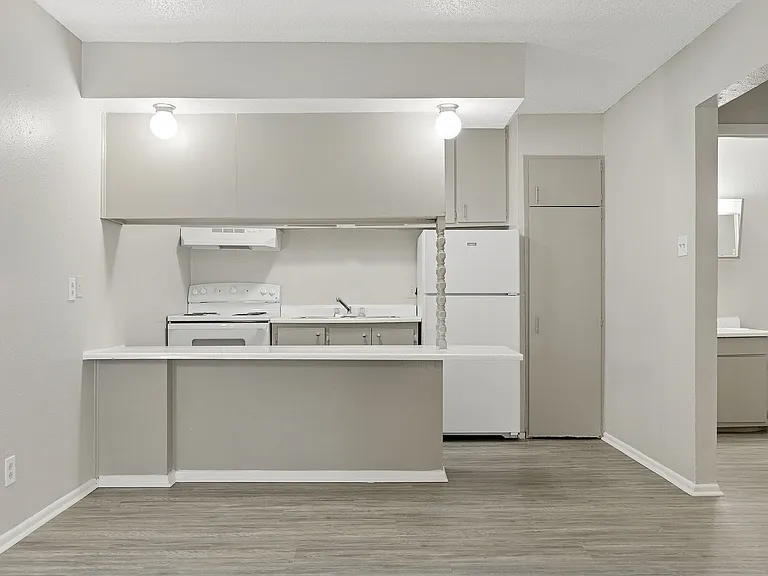 Alturas Eleventh — Photo 6