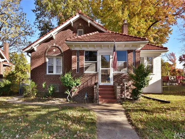 18 Sunset Ct, Saint Louis, MO 63121