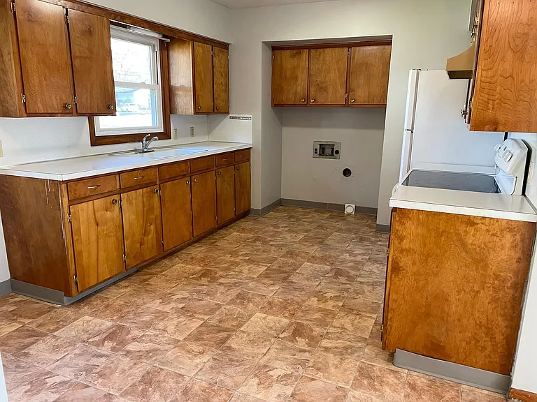 3041 Meadowbrook Dr #4 — Photo 3