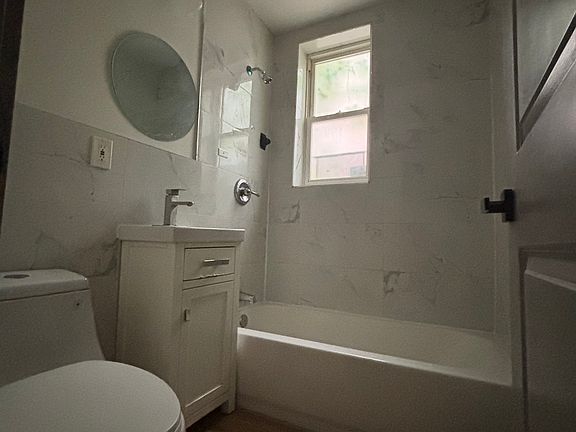 2nd image of 83 Bostwick Ave #4.1