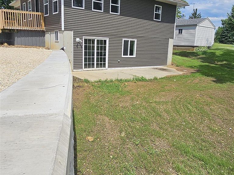 Listing photo 5