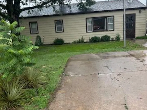1301 Missouri Ave, Mccook, NE 69001
