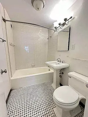 Rented by Bond New York | media 7