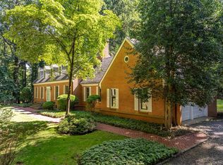 18 Lloyd Point Dr, Lloyd Harbor, NY 11743