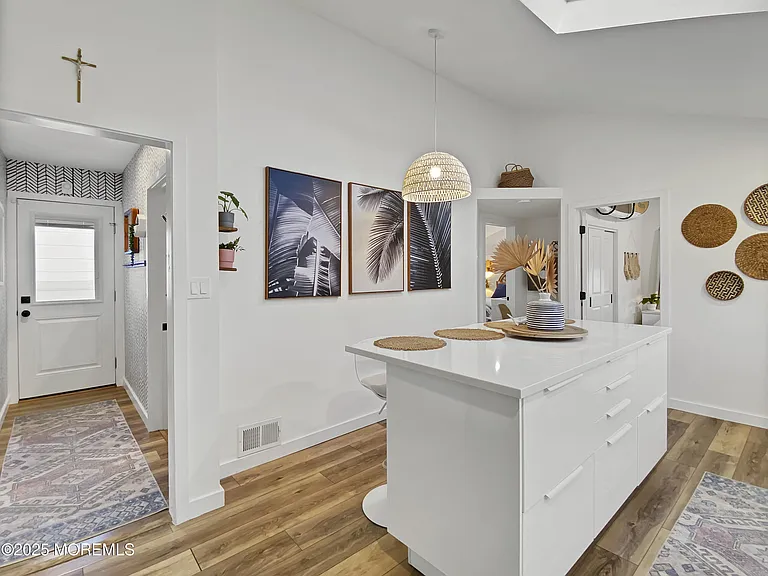 110 Curtis Pl — Photo 20