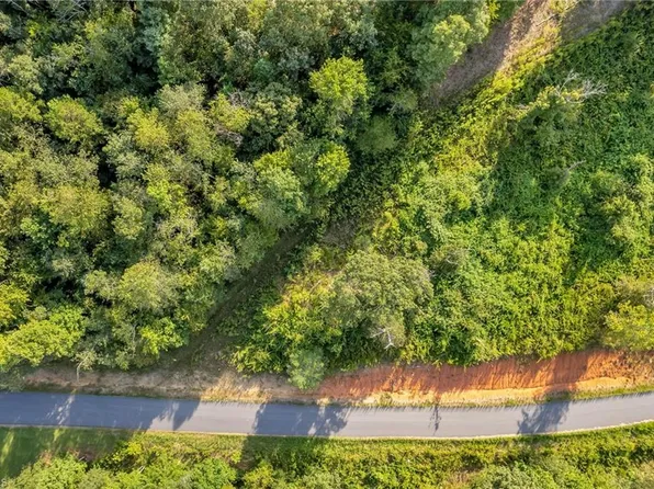 23 Regal Oaks Dr, Wilkesboro, NC 28697