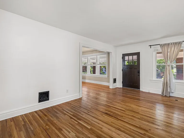 3124 Gurney Ave — Photo 9