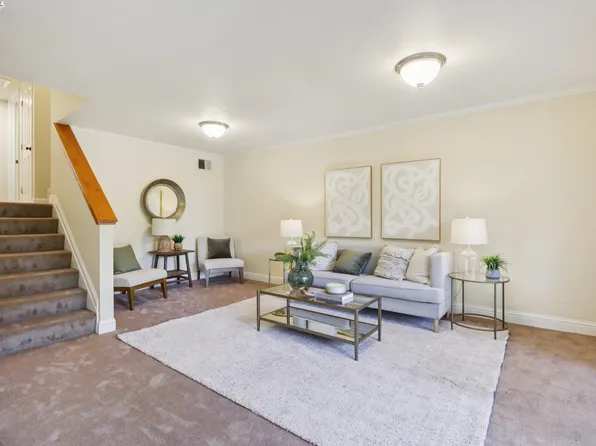 2720 Oak Rd APT 127, Walnut Creek, CA 94597