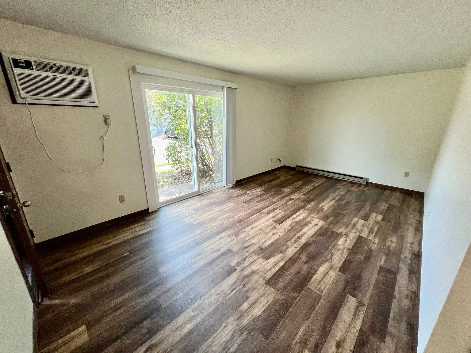 2 bed, 865 sqft, $875 — Photo 4