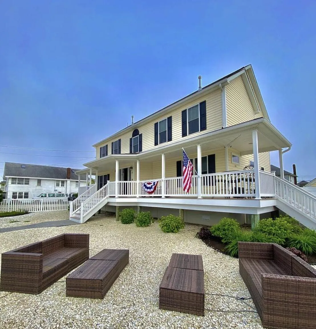 5 bed, 2640 sqft, $7,750 — Photo 4