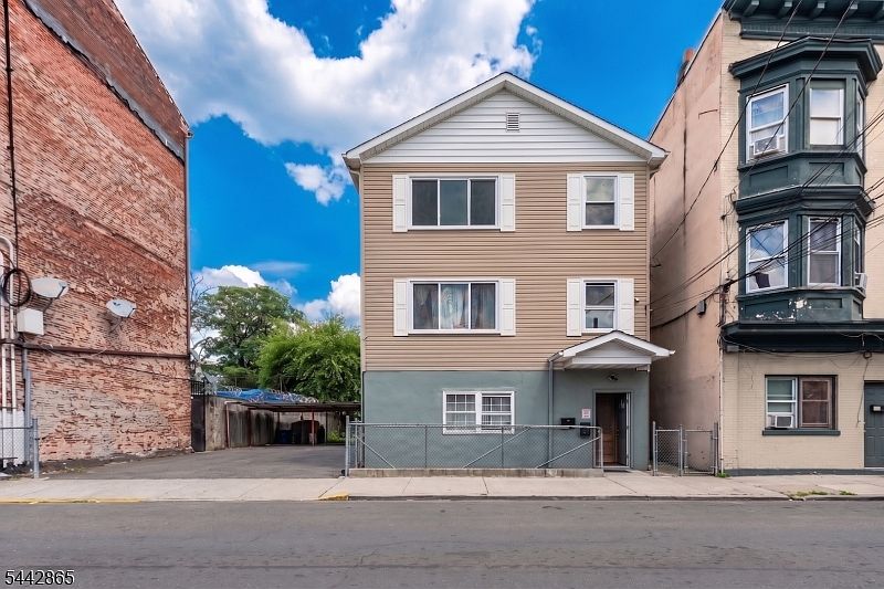 1st image of 363 Summer St