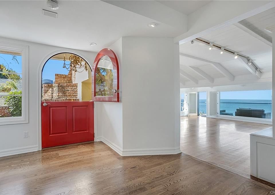 Front entry with ocean front home