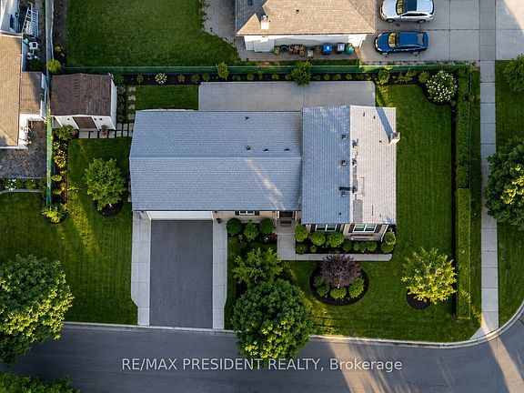 3rd image of 2 Jerome Cres