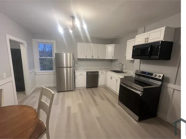 36 Overlook St #36, Whitinsville, MA 01588