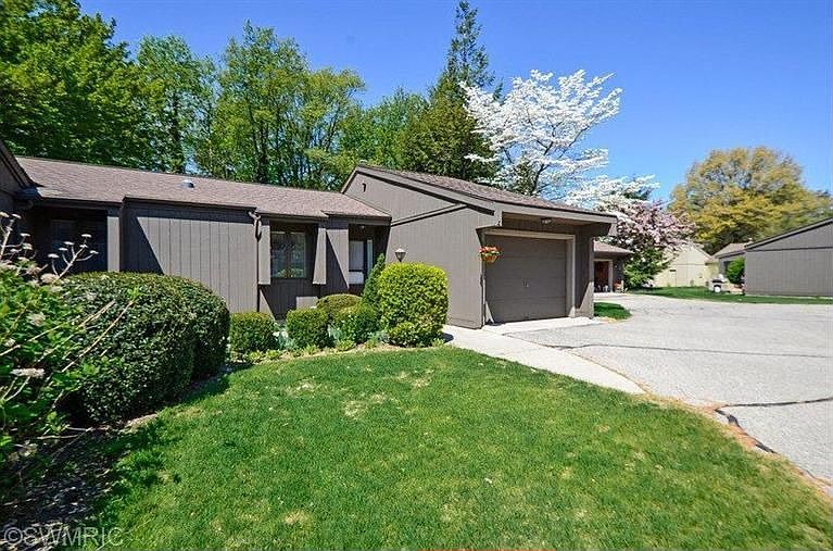 1st image of 800 Brook Village Dr
