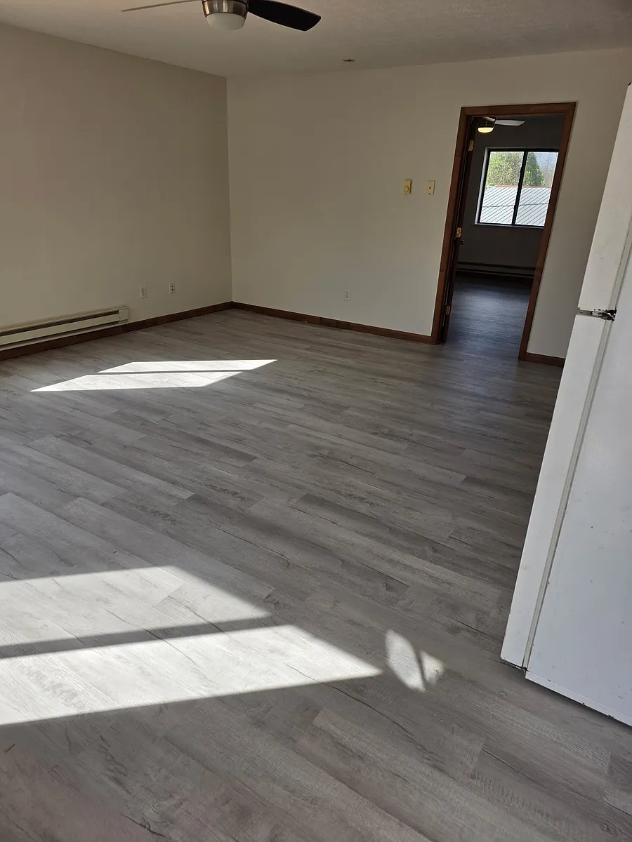 Building Photo - 1750 Jonathan Creek Rd #L