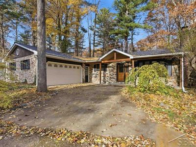 930 W Walter Rd, Sanford, MI, 48657