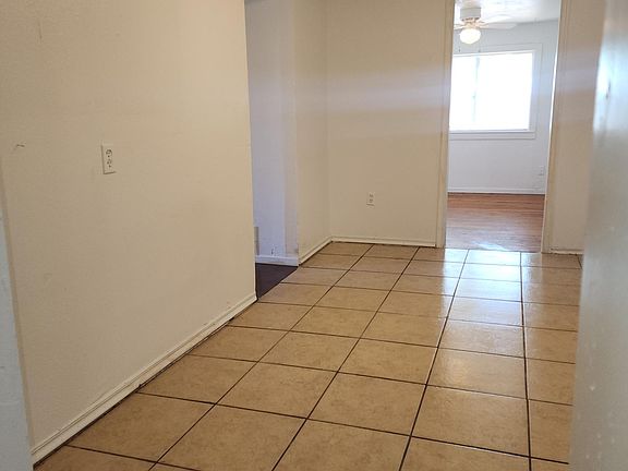 3rd image of 707 Avenida De Mexico