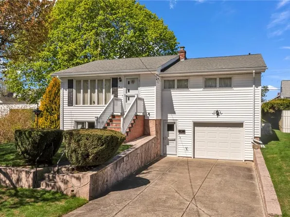 15 Pine St, North Providence, RI 02911