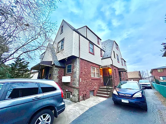 Rented by Pear NYC LLC | media 3