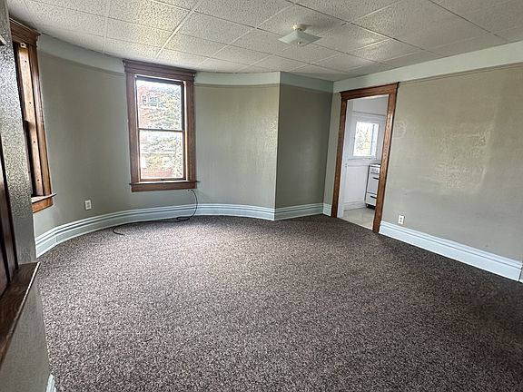 3rd image of 304 W Huron Ave #10527441