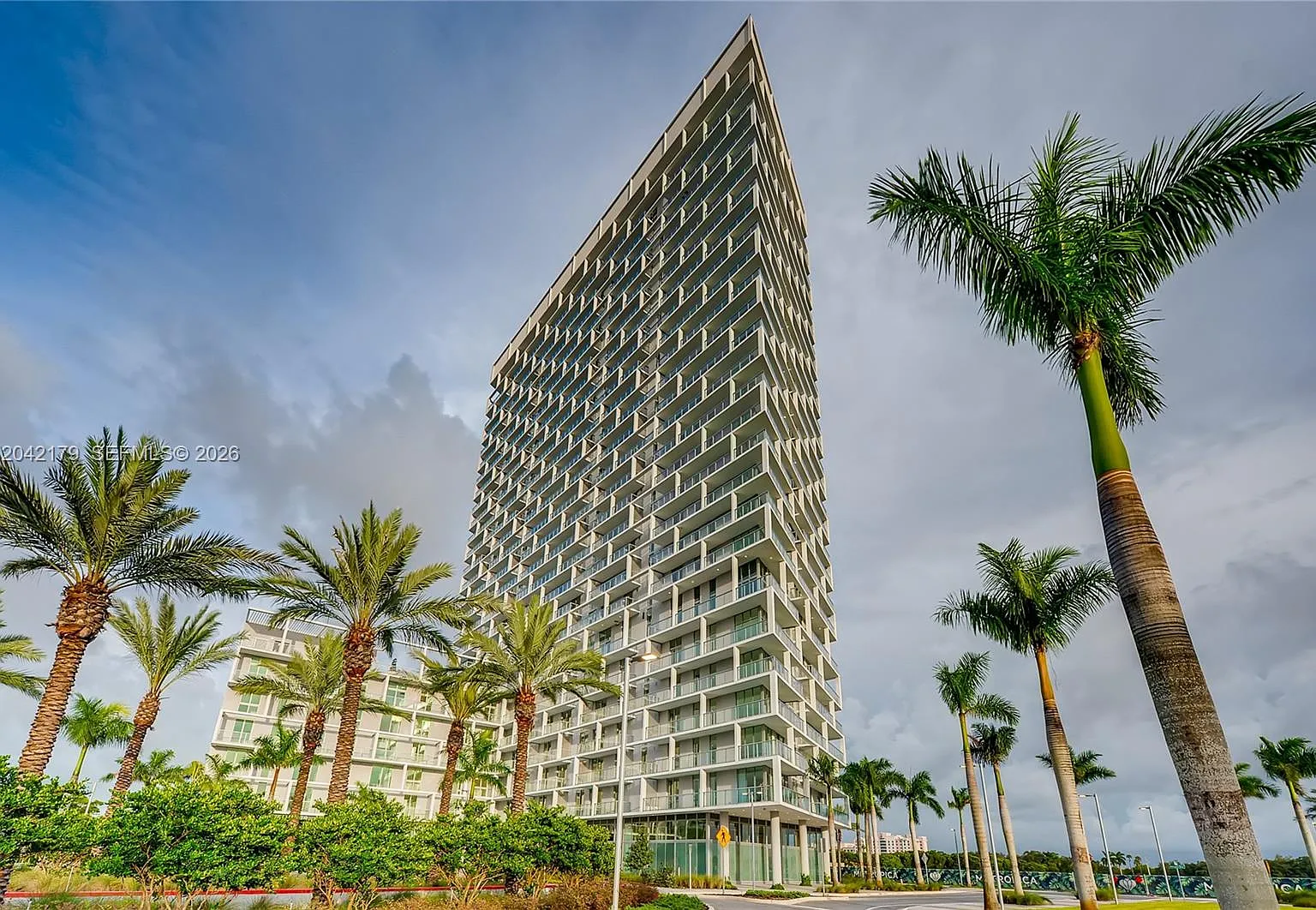 2 bed, 1294 sqft, $4,000 — Photo 3