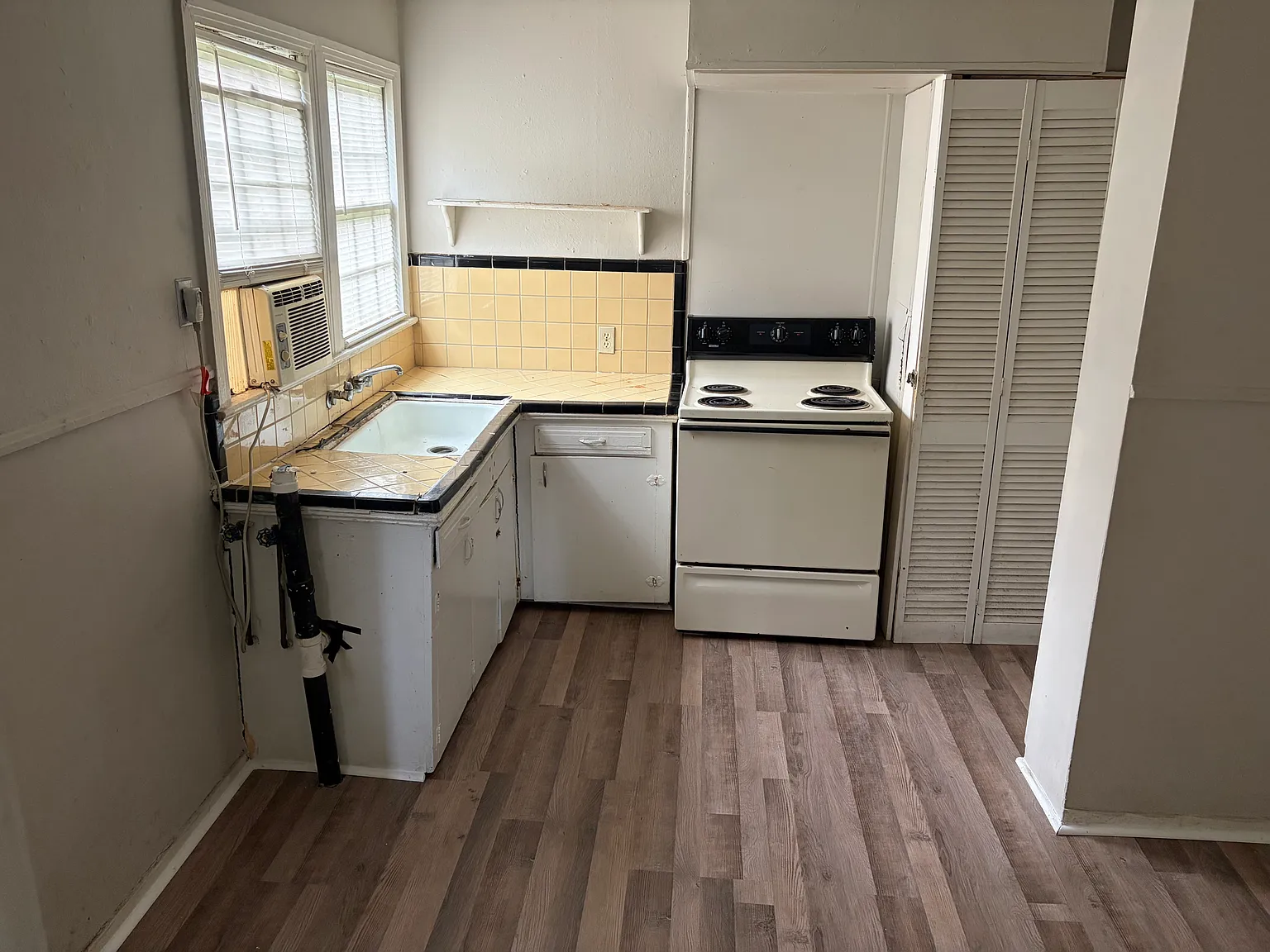 1 bed, 800 sqft, $600 — Photo 4