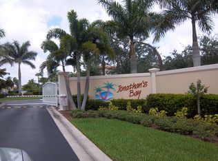 6071 Jonathans Bay Cir APT 302, Fort Myers, FL 33908