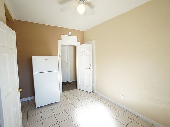 3rd image of 2886 Mission Blvd