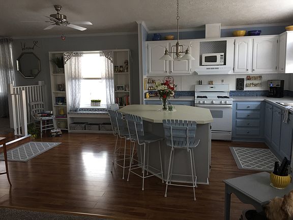 4th image of 38 Ashmoor Dr