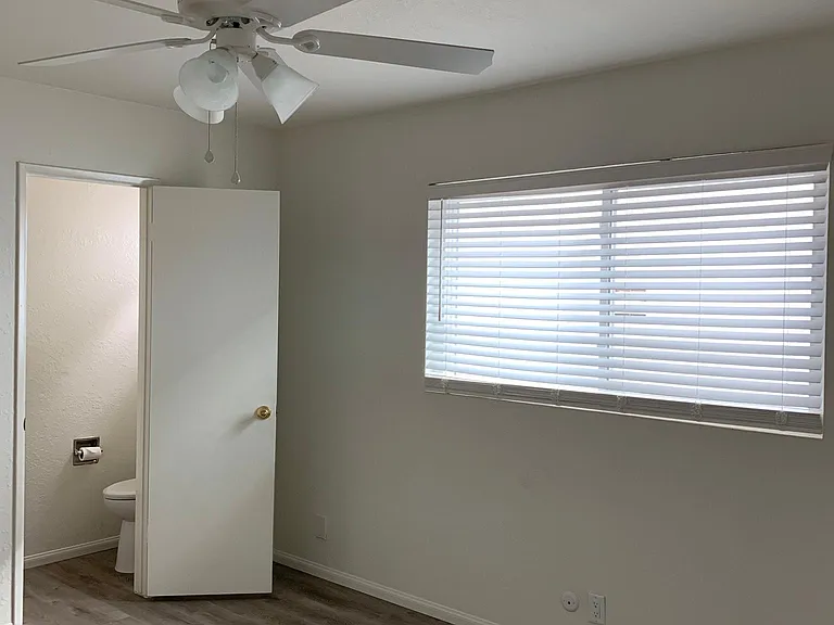 1012 Buena Vista #4 — Photo 11