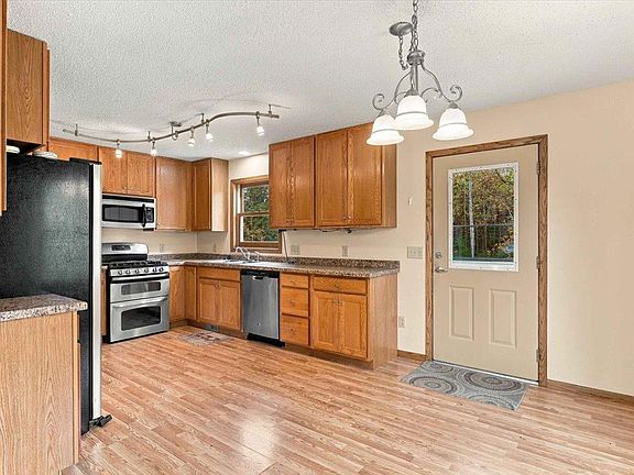 5th image of 2072 Nightengale St