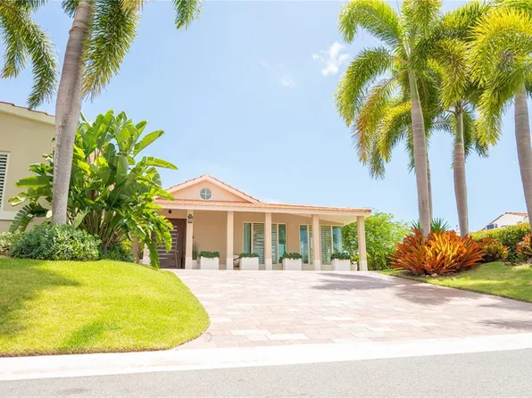 302 Camino De Los Cedros, Dorado, PR 00646