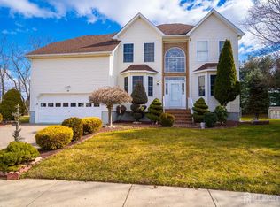 44 Lexington Rd, Monmouth Junction, NJ 08852