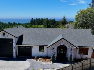 1346 Nautical Heights Dr, Brookings, OR 97415