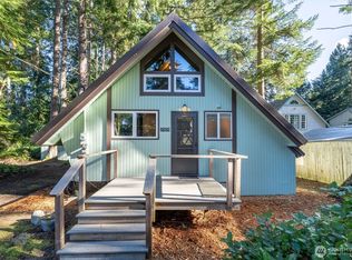 37070 Cypress Dr NE, Hansville, WA 98340