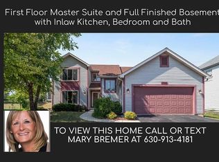 758 Hoover Dr, Carol Stream, IL 60188