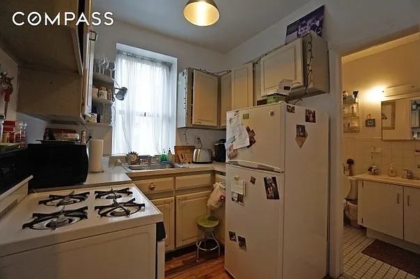 Rented by Compass | media 7