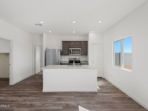 4th image of 610 W PINTAIL Drive