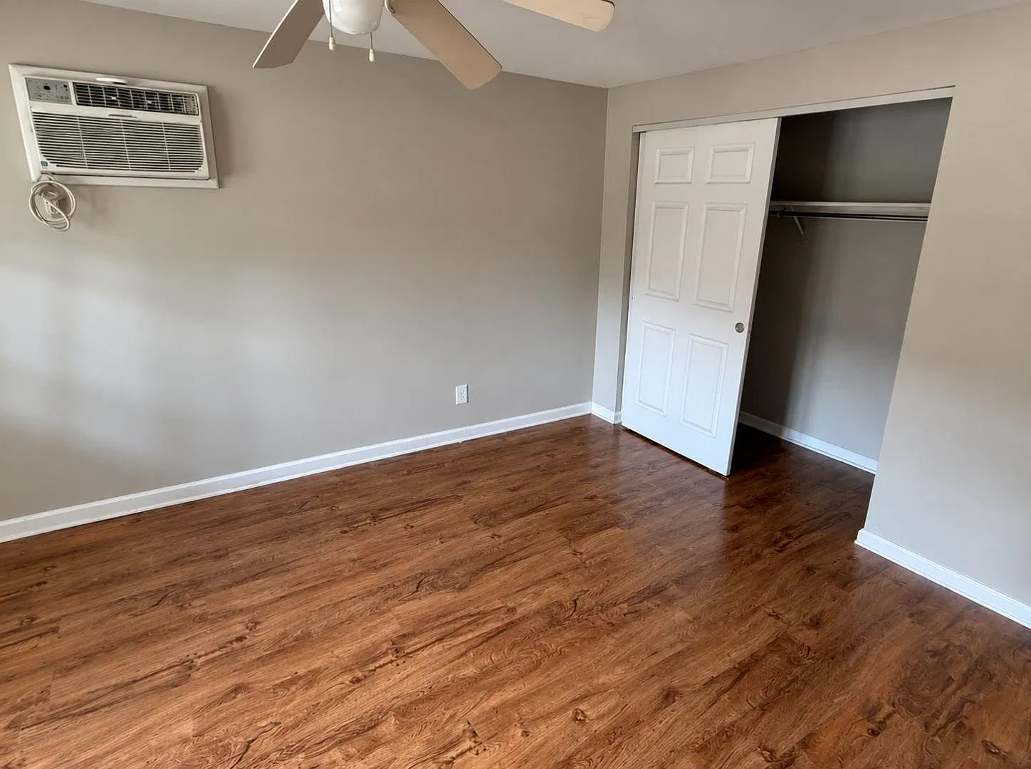 2367 Memorial Pkwy - unit 1 — Photo 3