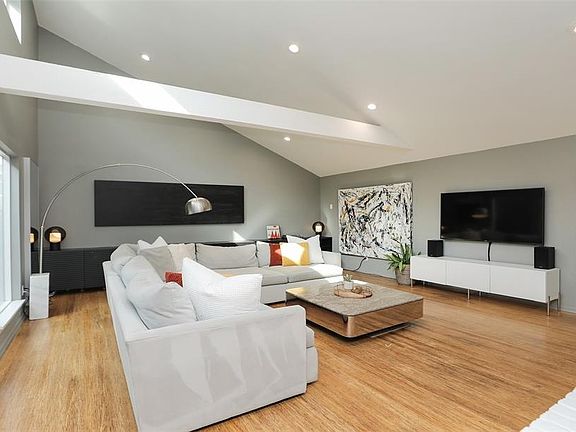4th image of 1562 Wood Lodge Dr